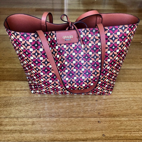 Guess Handbags - Guess Bobbi reversible tote bag